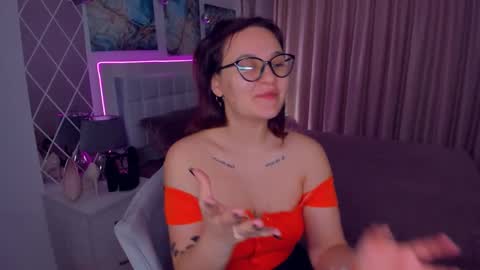 Snapshot of esterkiss chatting on 01/12/25, 05:34 Odelia online show from 01/12/25, 05:34