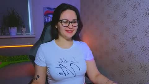 EsterPlayful online show from 11/07/25, 09:31