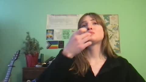 Esther Grey online show from 02/02/25, 09:02