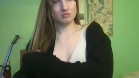 Esther Grey online show from 02/06/25, 10:43