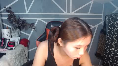 Snapshot of estherlust chatting on 12/10/24, 02:48 IRIS online show from 12/10/24, 02:48