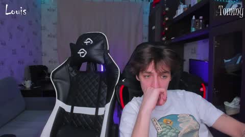 Snapshot of esthetics_boys chatting on 01/19/25, 03:18 LOUIS online show from 01/19/25, 03:18