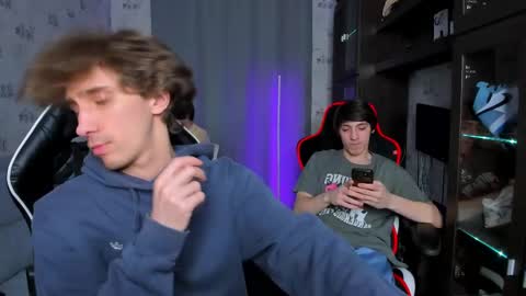 Snapshot of esthetics_boys chatting on 03/06/25, 03:24 LOUIS online show from 03/06/25, 03:24