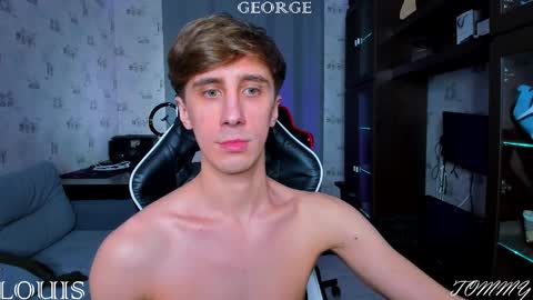 Snapshot of esthetics_boys chatting on 03/10/25, 11:21 LOUIS online show from 03/10/25, 11:21