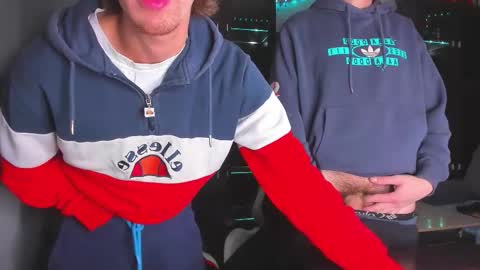 Snapshot of esthetics_boys chatting on 11/01/25, 07:16 LOUIS online show from 11/01/25, 07:16