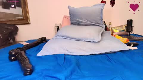 Estrella online show from 03/05/25, 06:01