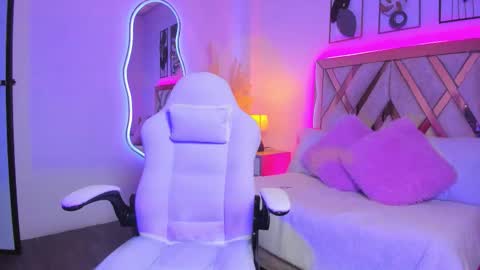 Estrella  online show from 02/05/26, 01:38