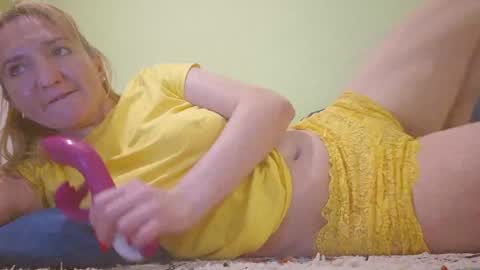 Snapshot of estrellawalters chatting on 01/11/25, 01:53 estrellawalters online show from 01/11/25, 01:53