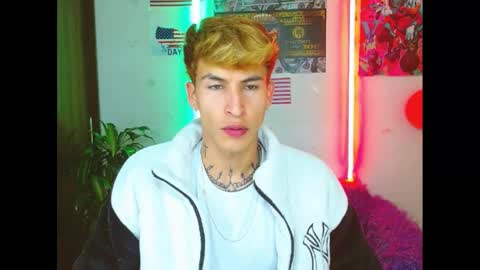 Snapshot of estrellita__jordan chatting on 03/09/25, 04:38 JORDAN online show from 03/09/25, 04:38