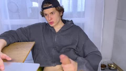 Alex online show from 04/09/26, 01:38