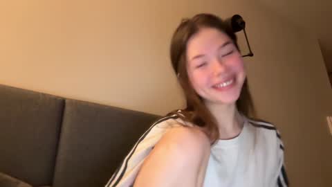 nika 3 online show from 01/14/25, 03:15