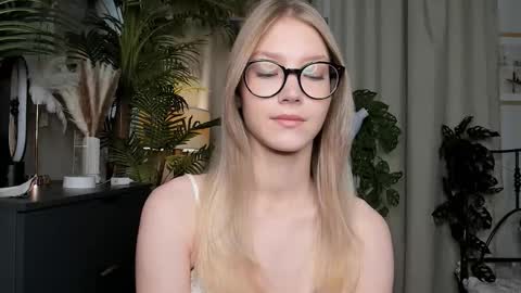 Natalie online show from 09/24/25, 05:44