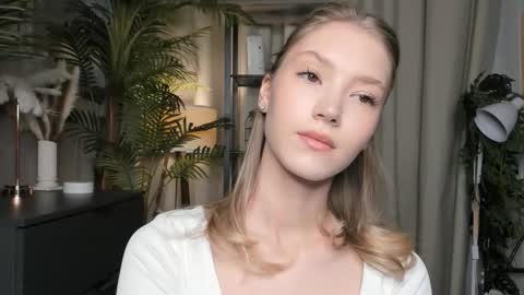 Natalie online show from 10/29/25, 05:42