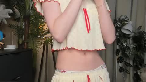 Snapshot of eternity_cuite chatting on 04/29/26, 05:44 Natalie online show from 04/29/26, 05:44