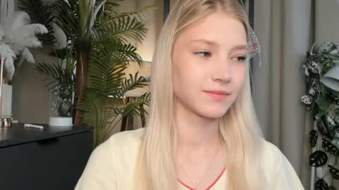 Snapshot of eternity_cuite chatting on 06/05/26, 07:03 Natalie online show from 06/05/26, 07:03