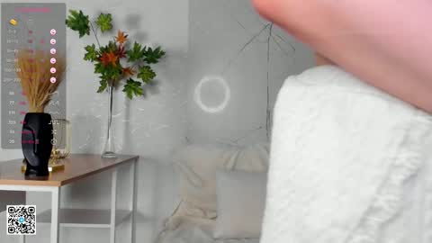 Snapshot of ethalfrost chatting on 03/08/25, 07:53 Dana today my first day online show from 03/08/25, 07:53