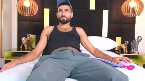 Ethan online show from 11/19/25, 08:42