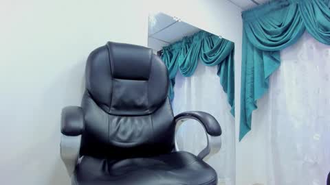 Snapshot of ethan_boy_ chatting on 12/10/24, 11:40 Ethan online show from 12/10/24, 11:40