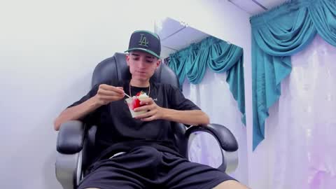 Snapshot of ethan_boy_ chatting on 12/12/24, 09:04 Ethan online show from 12/12/24, 09:04