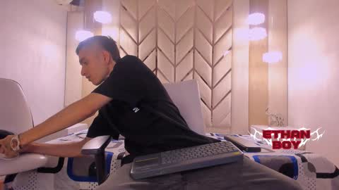 Ethan online show from 02/04/26, 08:14