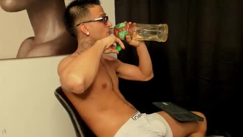 Ethan - Independent model online show from 01/18/26, 09:40