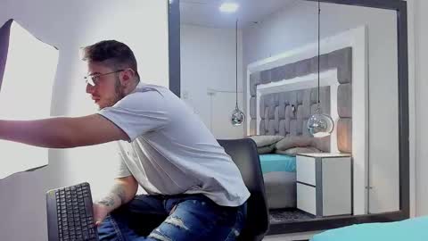 ethan_greys online show from 11/27/25, 04:58