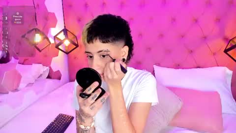Snapshot of ethan_lennox_ chatting on 07/30/26, 04:22 Ethan online show from 07/30/26, 04:22