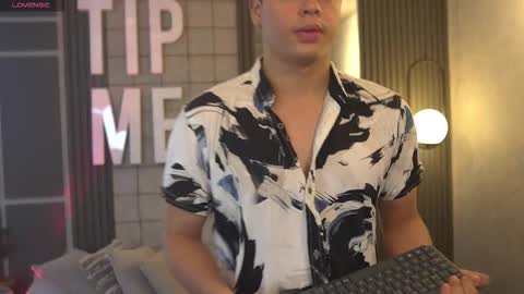 ethan_occonor online show from 09/21/25, 06:31