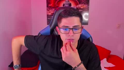 Snapshot of ethan_sai01 chatting on 11/14/25, 02:43 ETHAN SAI online show from 11/14/25, 02:43