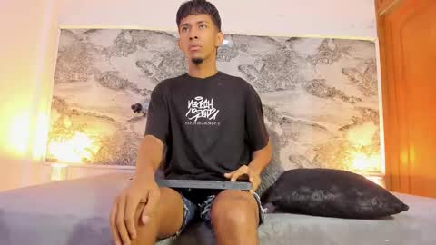 Snapshot of ethan_thouse chatting on 10/15/25, 03:06 ethan_thouse online show from 10/15/25, 03:06