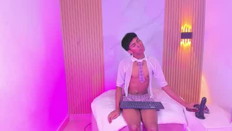 Snapshot of ethan_thouse chatting on 10/26/25, 07:20 ethan_thouse online show from 10/26/25, 07:20