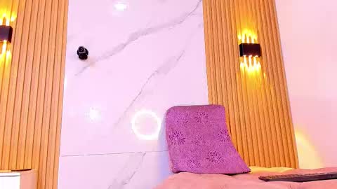 Snapshot of ethan_thouse chatting on 11/06/25, 07:42 ethan_thouse online show from 11/06/25, 07:42