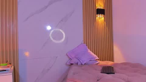 Snapshot of ethan_thouse chatting on 11/16/25, 07:19 ethan_thouse online show from 11/16/25, 07:19