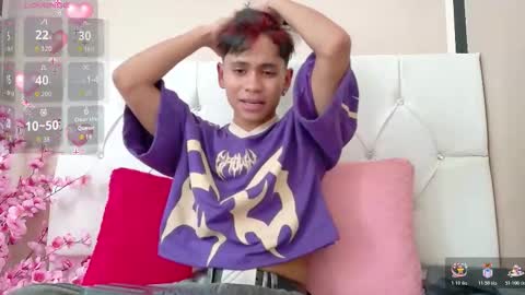 Snapshot of ethan_westt chatting on 10/29/25, 08:21 Ethan online show from 10/29/25, 08:21