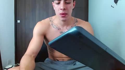 ethangreey1 online show from 12/31/24, 03:53