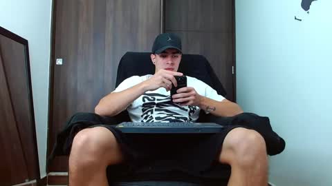 ethangreey1 online show from 02/05/25, 03:09