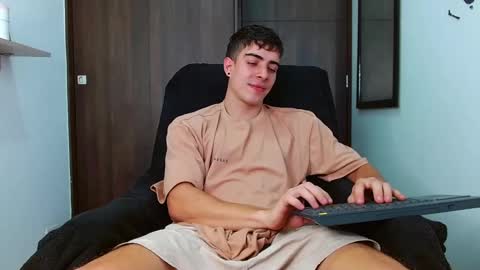 ethangreey1 online show from 03/05/25, 06:01