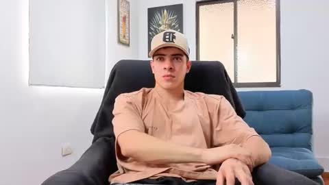 Snapshot of ethangreey1 chatting on 12/19/25, 07:21 ethangreey1 online show from 12/19/25, 07:21