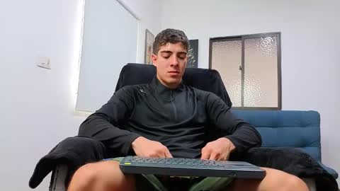 Snapshot of ethangreey1 chatting on 02/10/26, 01:26 ethangreey1 online show from 02/10/26, 01:26