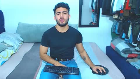 Snapshot of ethanhairy chatting on 01/24/25, 07:07 Ethan online show from 01/24/25, 07:07