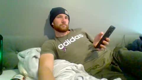 Snapshot of eugar81 chatting on 12/15/25, 08:35 eugar81 online show from 12/15/25, 08:35