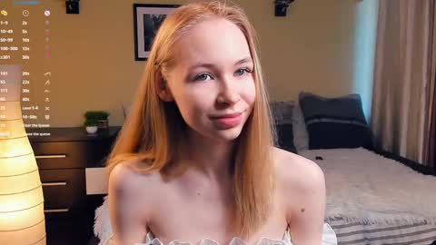 Snapshot of eugeniabrainard chatting on 02/28/25, 07:05 Kira and Kamila online show from 02/28/25, 07:05