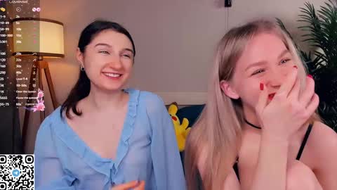 Snapshot of eugeniabrainard chatting on 03/05/25, 07:38 Kira and Kamila online show from 03/05/25, 07:38