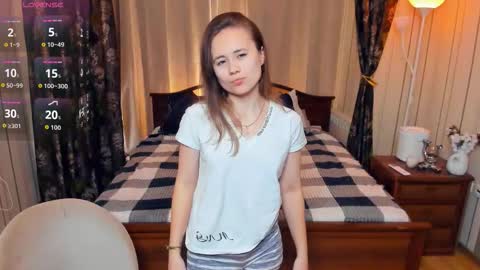Snapshot of eugeniabrainard chatting on 10/11/25, 07:51 Kira and Kamila online show from 10/11/25, 07:51