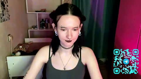 Snapshot of eunabiddlecome chatting on 04/25/26, 01:03 Kate online show from 04/25/26, 01:03