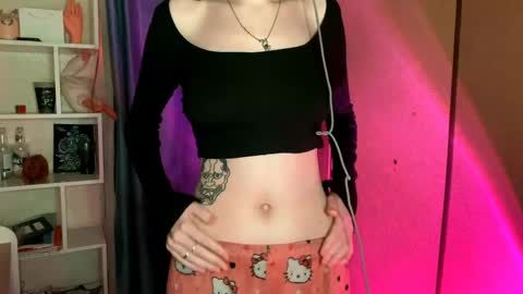Snapshot of eunabiddlecome chatting on 05/23/26, 05:23 Kate online show from 05/23/26, 05:23
