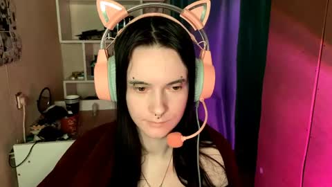 Snapshot of eunabiddlecome chatting on 06/07/26, 05:00 Kate online show from 06/07/26, 05:00