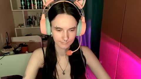 Snapshot of eunabiddlecome chatting on 06/10/26, 05:07 Kate online show from 06/10/26, 05:07