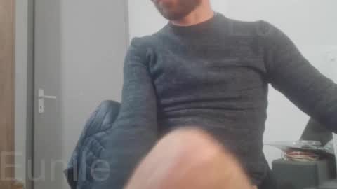 eunile online show from 11/05/25, 08:31