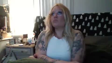 Hunter and Linzzy online show from 02/21/25, 08:40